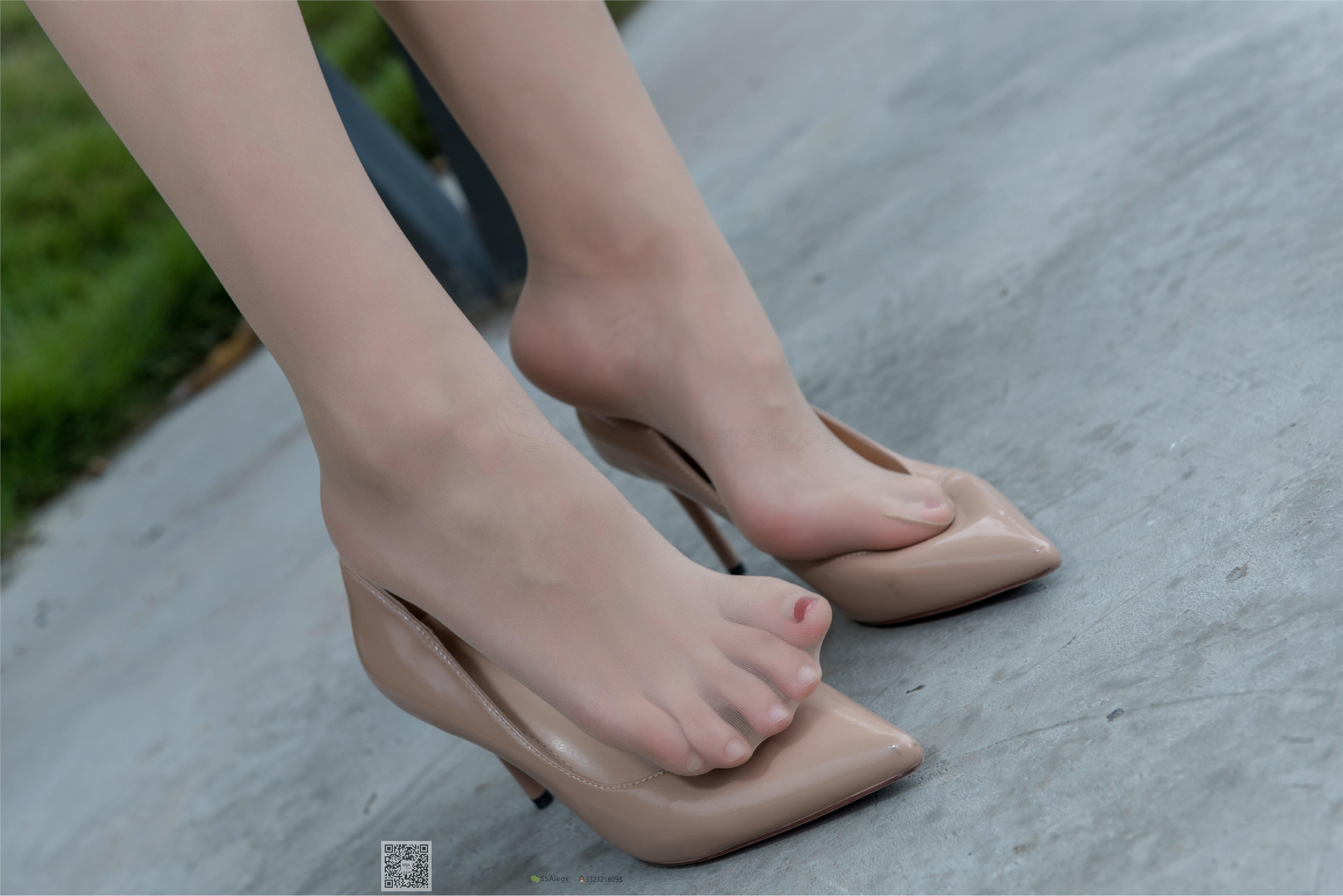 SSA丝社 NO.024 高冷混血女王芷沫肉丝街拍